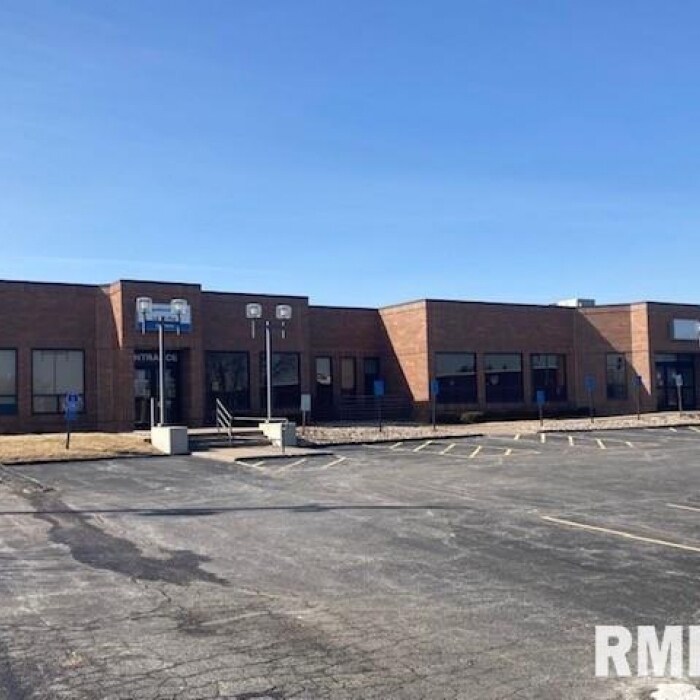 210 W 53rd St, Davenport, IA for sale Primary Photo- Image 1 of 1