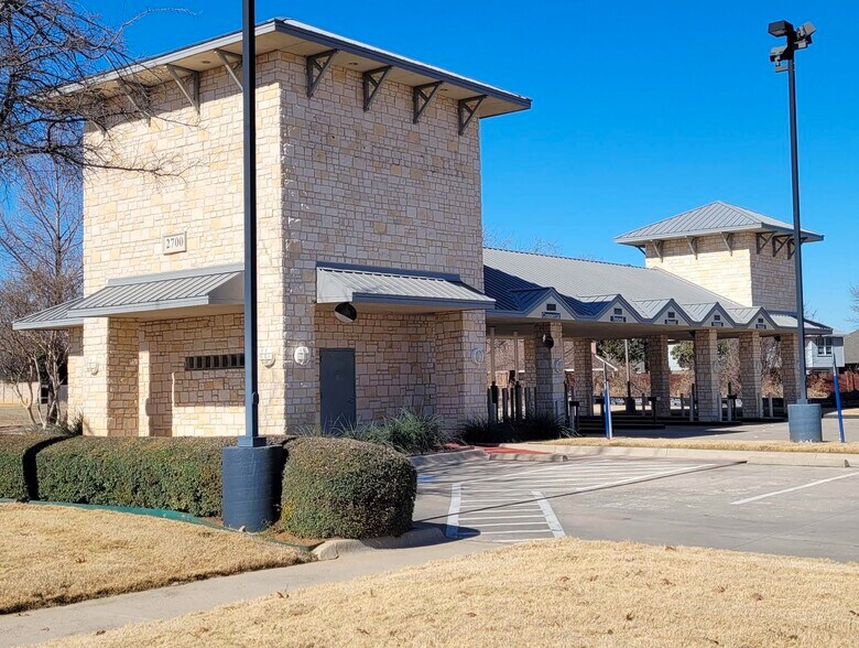 2700 W Euless Blvd, Euless, TX 76040 Mini Bank/DriveThru