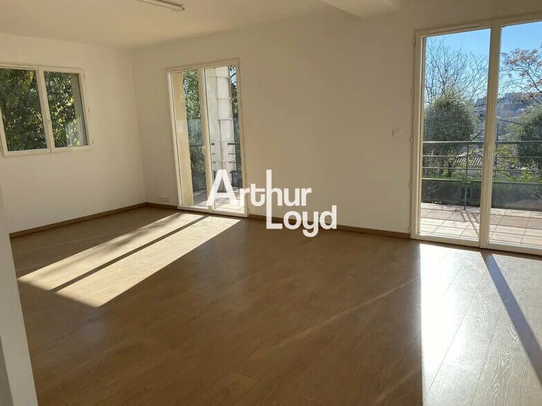 Office in Grasse for lease - Interior Photo - Image 1 of 6