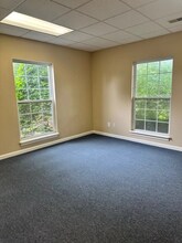 5813 Bardstown Rd, Louisville, KY for lease Interior Photo- Image 2 of 7