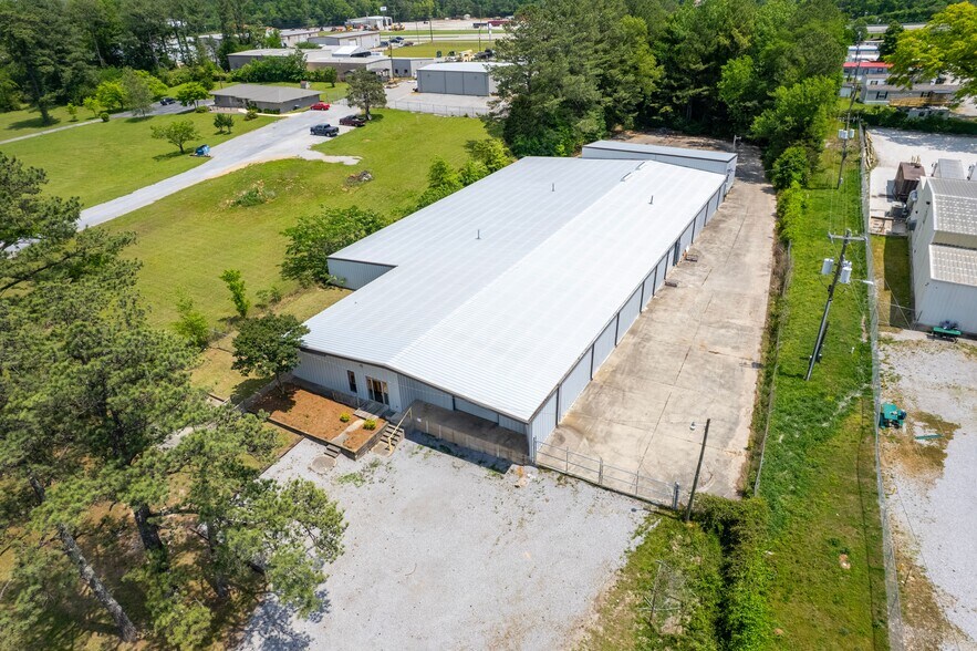 835 McEntire Ln, Decatur, AL for lease - Building Photo - Image 2 of 9