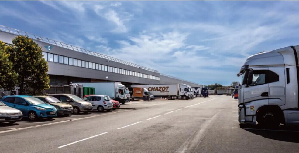 Office in Bruges for lease - Building Photo - Image 2 of 8