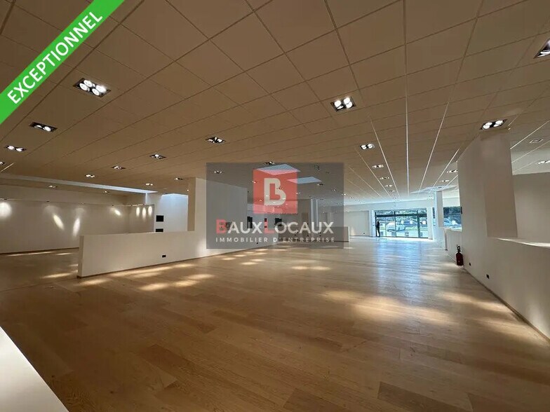 Retail in Avignon for lease - Interior Photo - Image 1 of 12