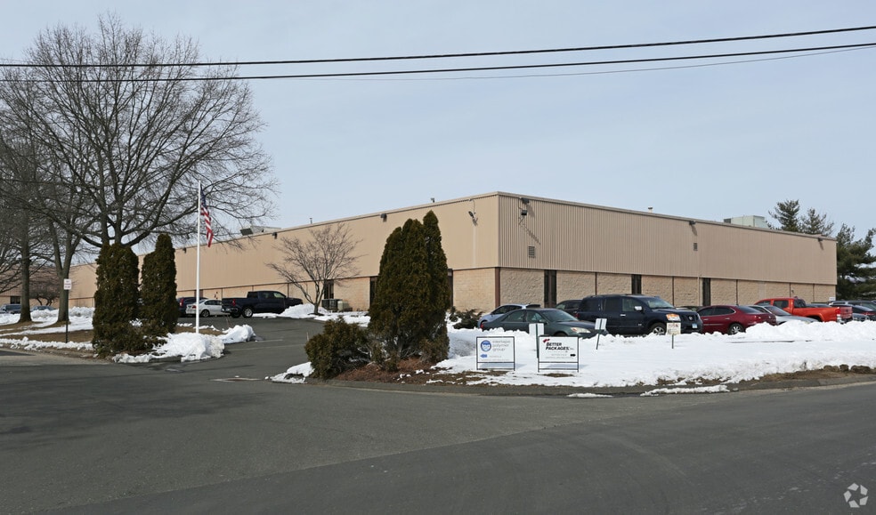 4 Hershey Dr, Ansonia, CT for sale - Primary Photo - Image 1 of 1