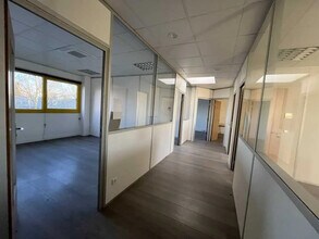 240 Rue Helene Boucher, Buc for lease Interior Photo- Image 2 of 5