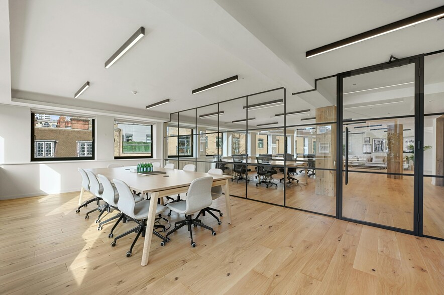 28 Blandford St, London for lease - Interior Photo - Image 3 of 12