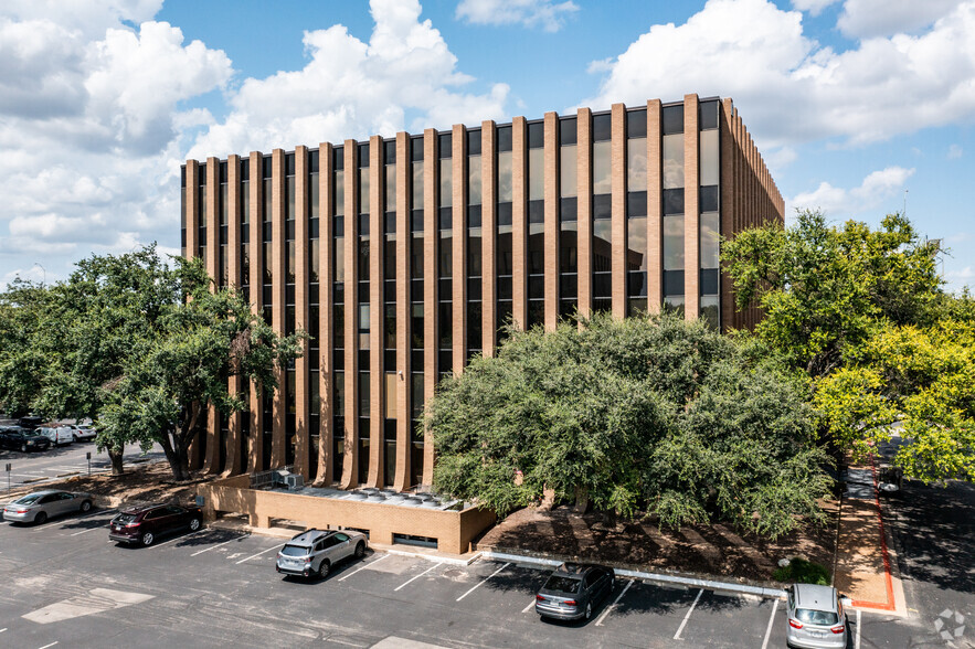 7700 Chevy Chase Dr, Austin, TX for sale - Building Photo - Image 2 of 6