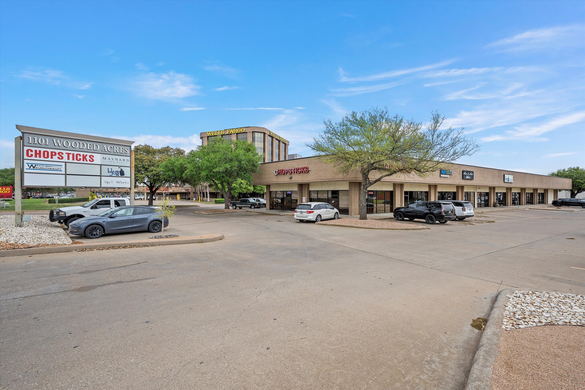 1101 Wooded Acres Dr, Waco, TX for lease Building Photo- Image 1 of 5