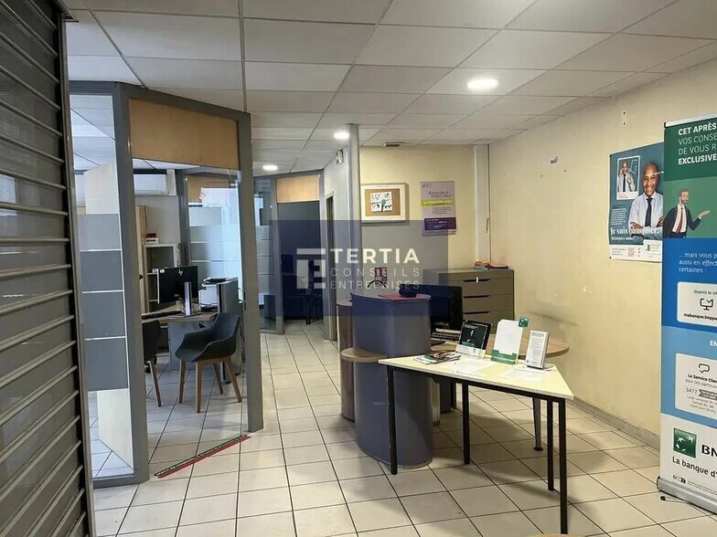 Retail in Montpellier for lease - Interior Photo - Image 2 of 5