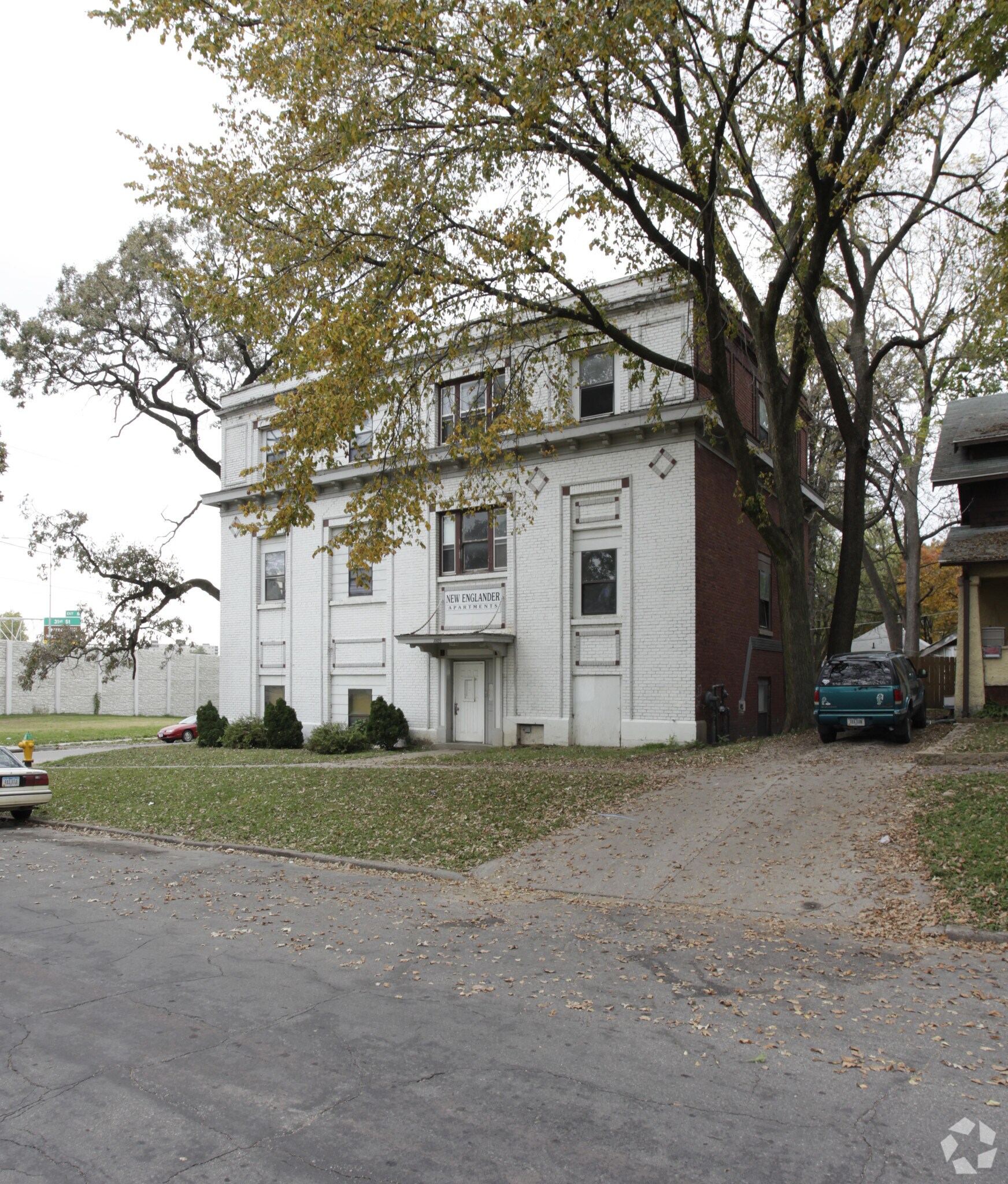 1000 24th St, Des Moines, IA for sale Primary Photo- Image 1 of 1