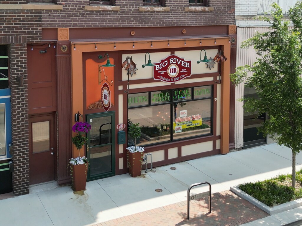 223 E Main St, Ottumwa, IA for sale Building Photo- Image 1 of 1