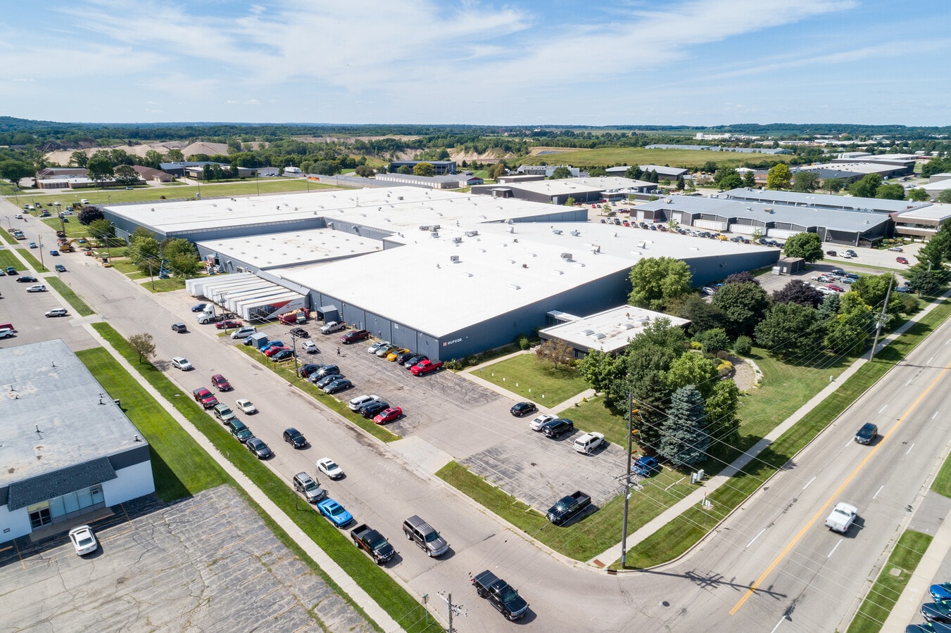 2101 Kennedy Rd, Janesville, WI 53545 303,000 SF Industrial Building