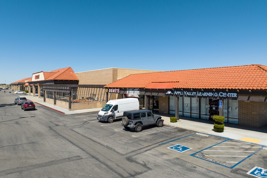 21580-21660 Bear Valley Rd, Apple Valley, CA for lease - Building Photo - Image 2 of 8