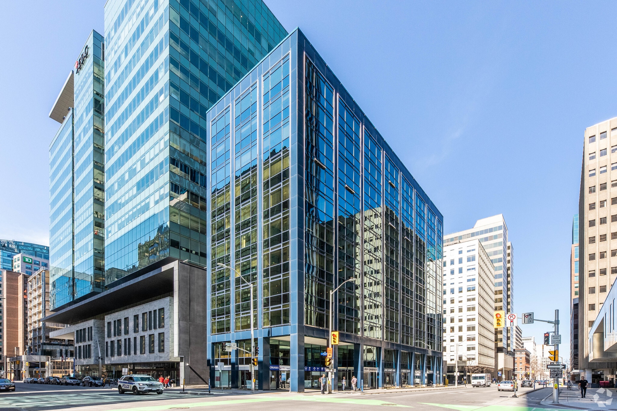 251 Laurier Ave W, Ottawa, ON for lease Building Photo- Image 1 of 1