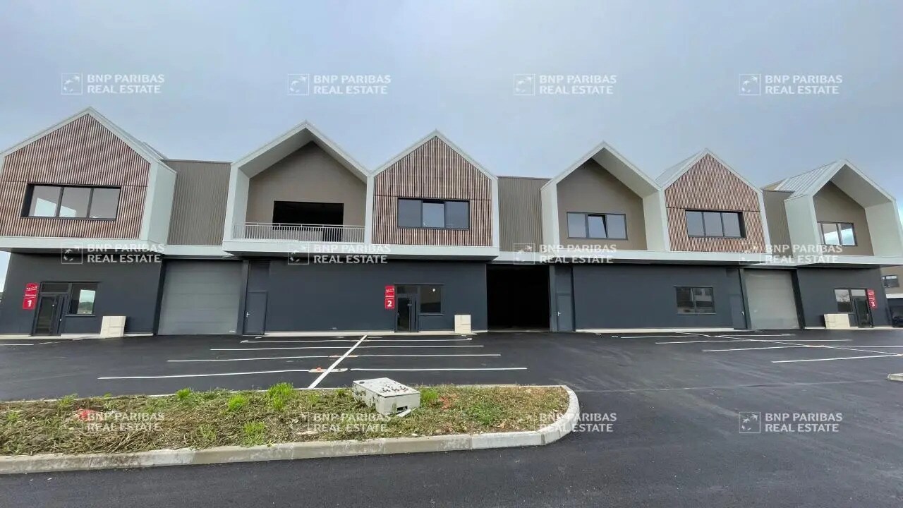 Flex in Flins-sur-Seine for sale Building Photo- Image 1 of 9