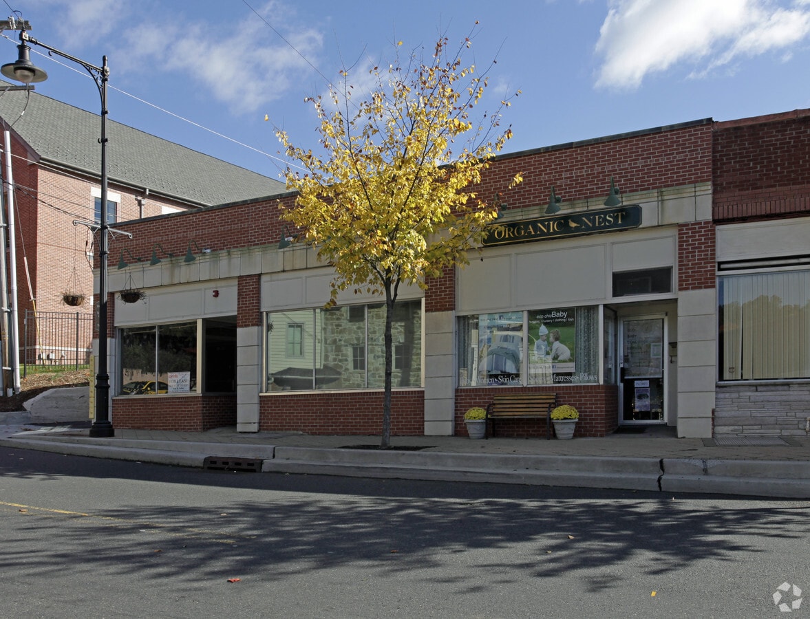 22 Olcott Sq, Bernardsville, NJ 07924