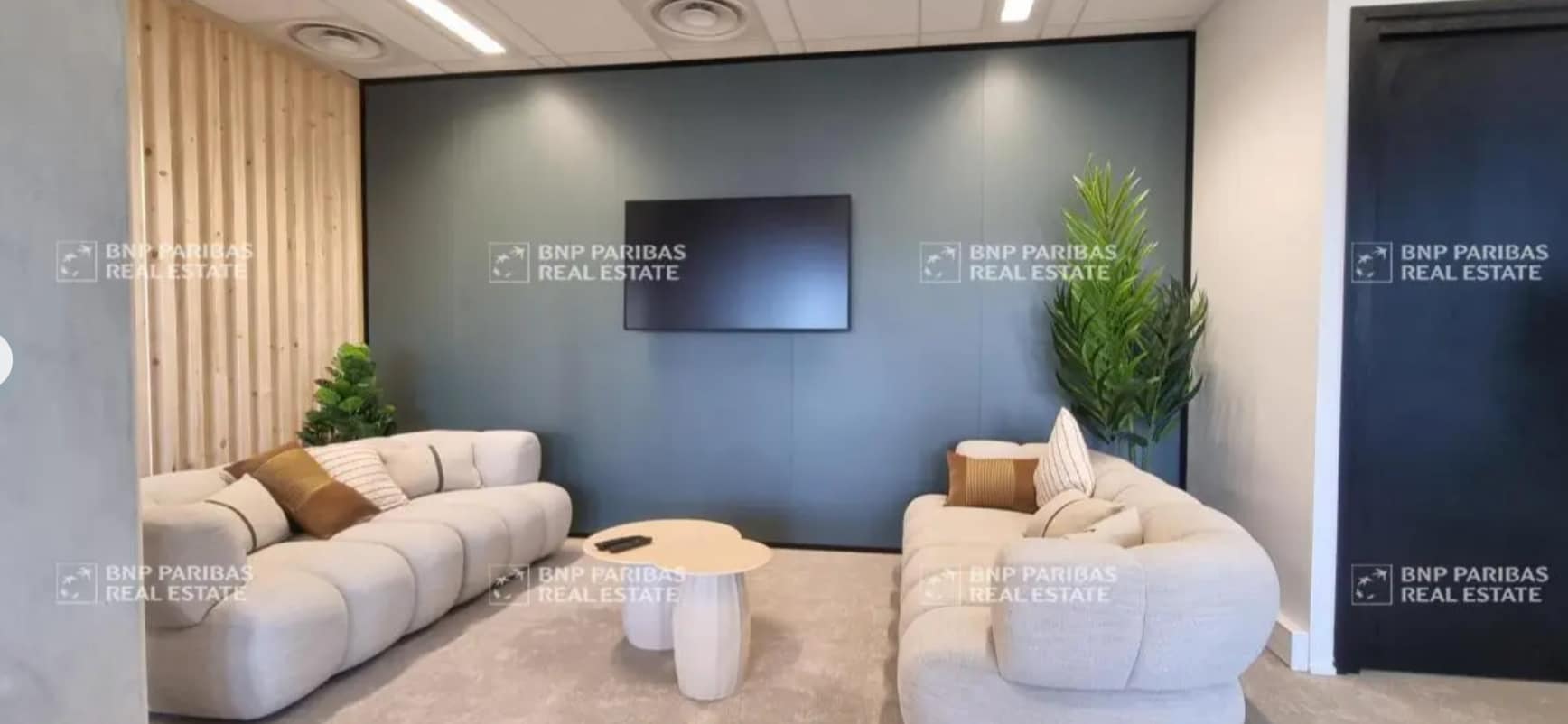 Office in Dardilly for lease Interior Photo- Image 1 of 23