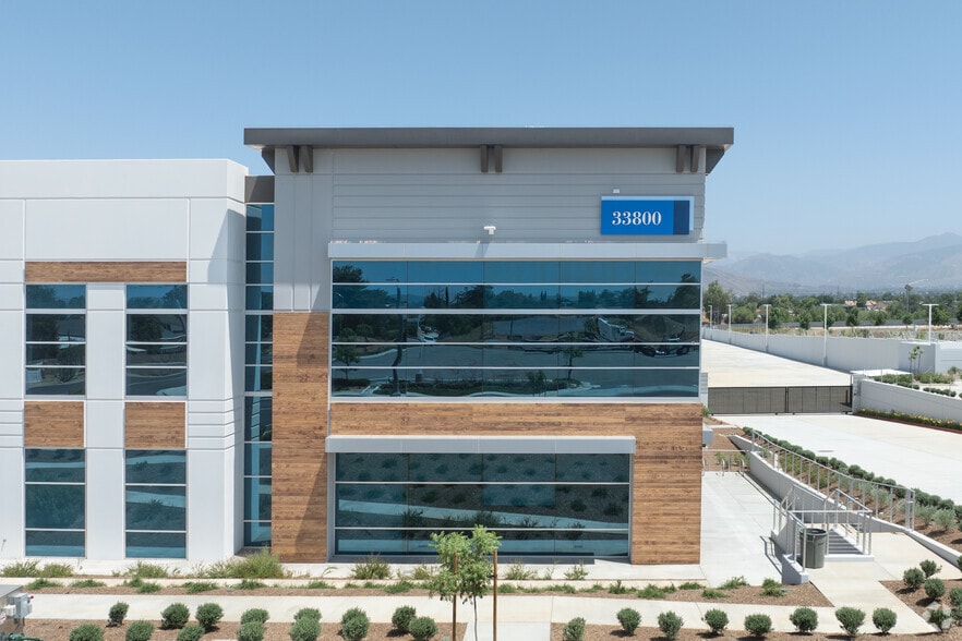 33800 County Line Ln, Yucaipa, CA for sale - Building Photo - Image 3 of 6