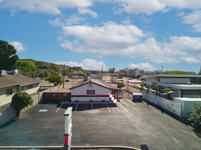 122 N 200 W, Saint George, UT for lease - Primary Photo - Image 1 of 7