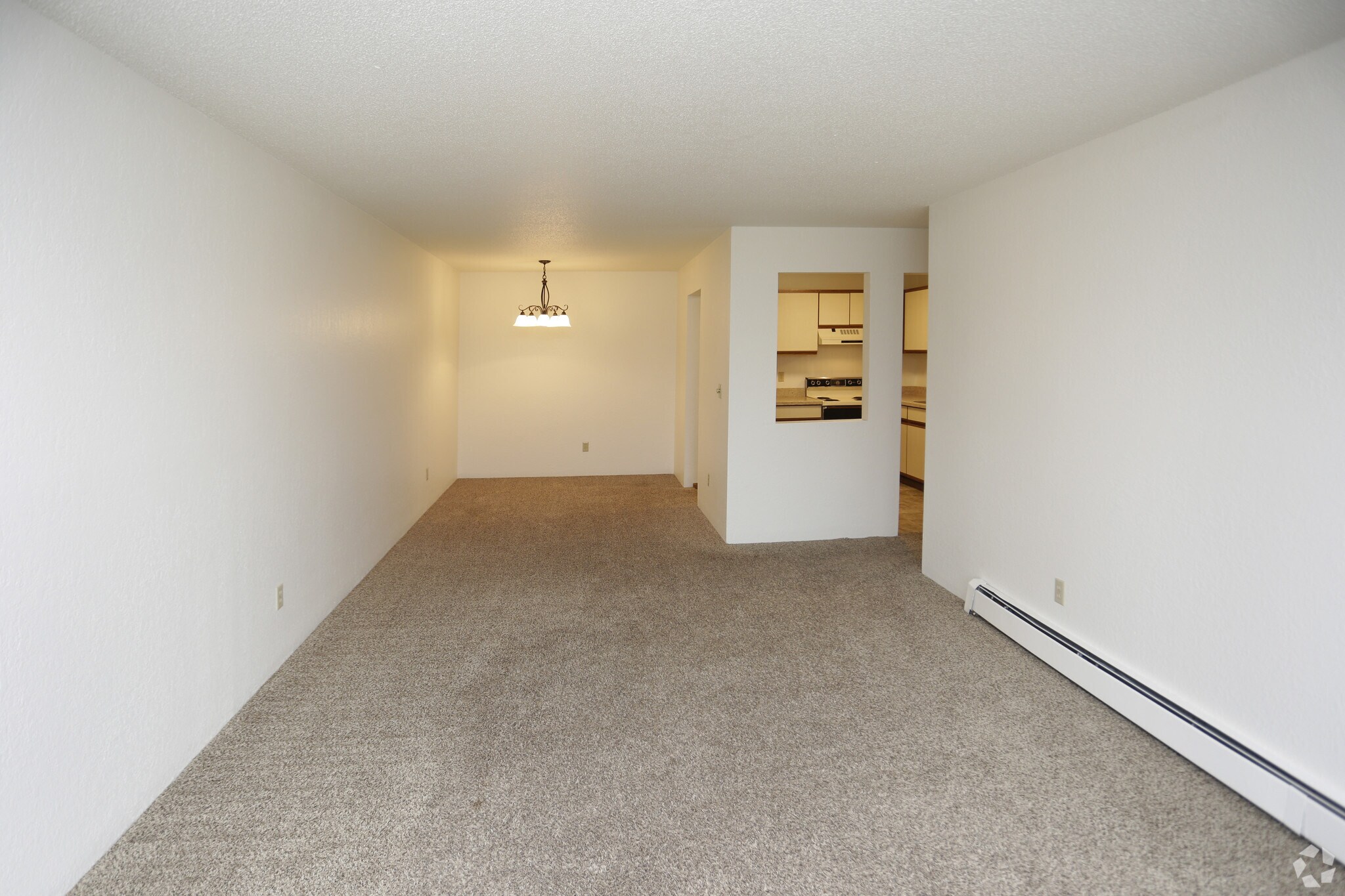 2302 30th Ave S, Grand Forks, ND for sale Interior Photo- Image 1 of 1