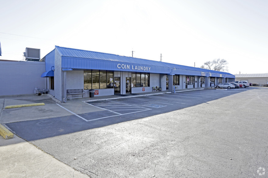 114-126 N 13th St, Rogers, AR for lease - Primary Photo - Image 1 of 5