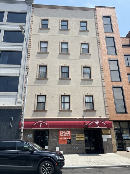 1725 E 12th St, Brooklyn, NY for lease - Building Photo - Image 1 of 1