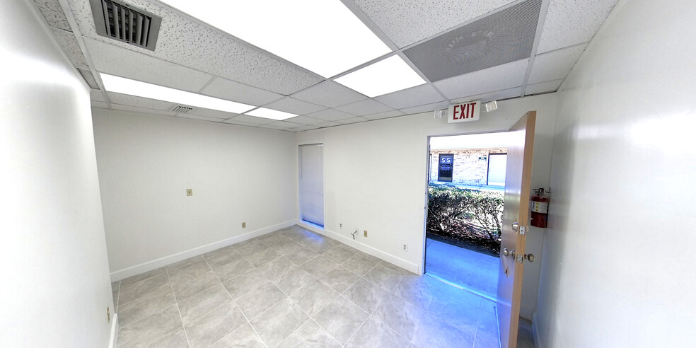 6316 San Juan Ave, Jacksonville, FL for lease - Interior Photo - Image 3 of 12