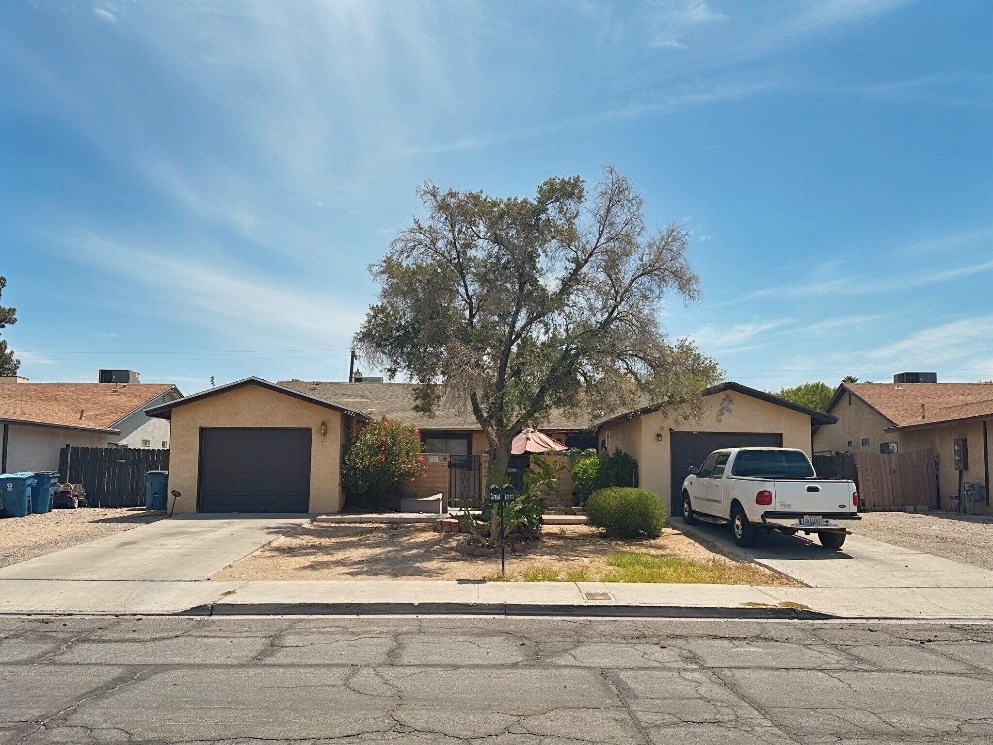 1569 Hialeah Dr, Las Vegas, NV for sale Primary Photo- Image 1 of 25