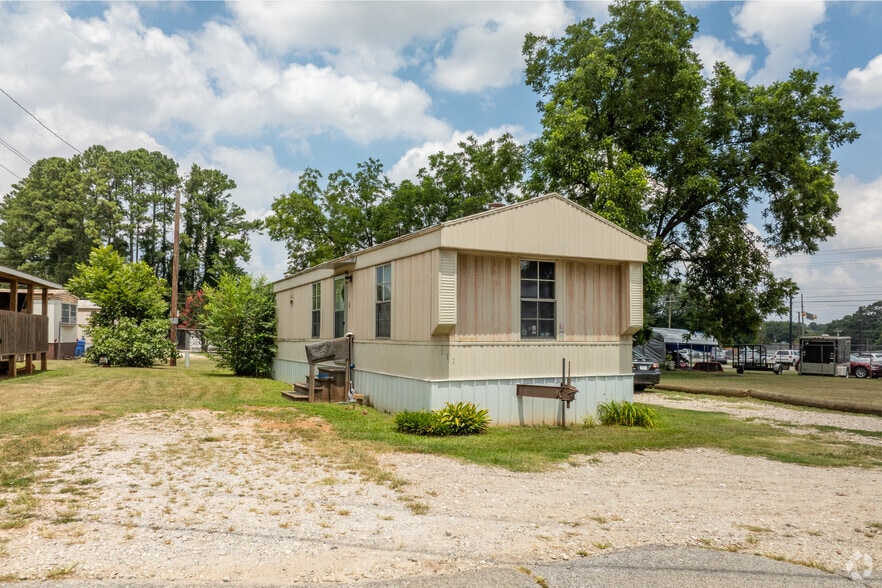 111 Bainbridge Dr, Greenville, SC for sale - Building Photo - Image 2 of 29