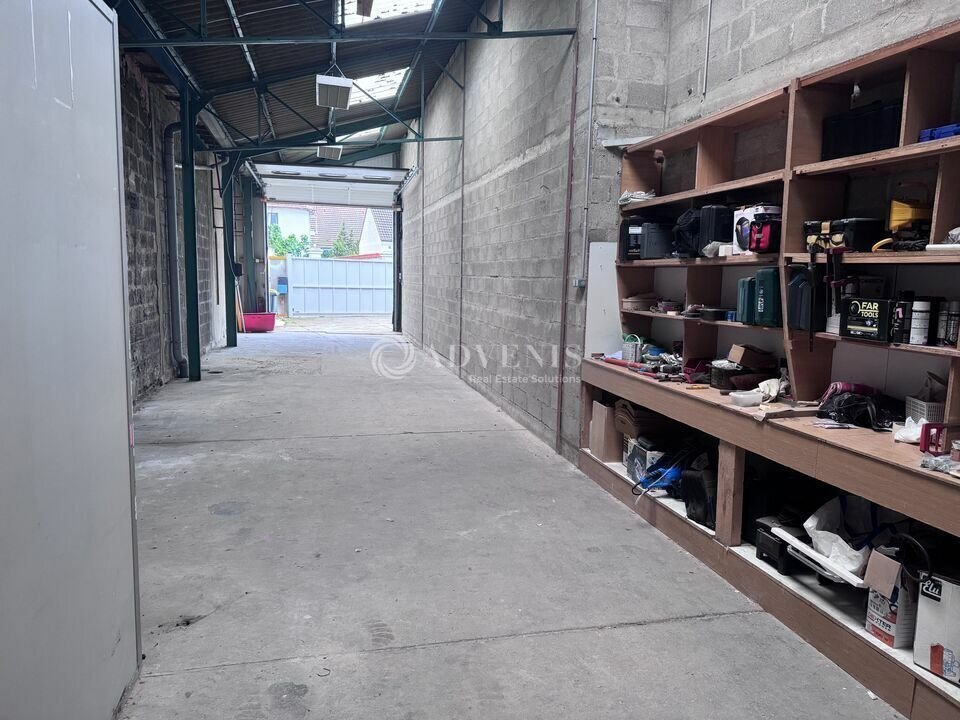 Industrial in Colombes for sale Interior Photo- Image 1 of 3