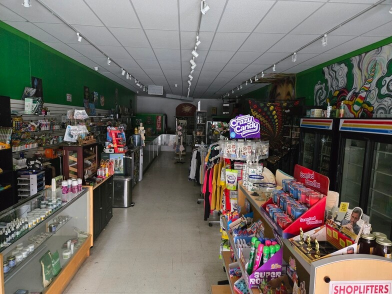 423 SW 6th St, Redmond, OR for sale - Building Photo - Image 3 of 5