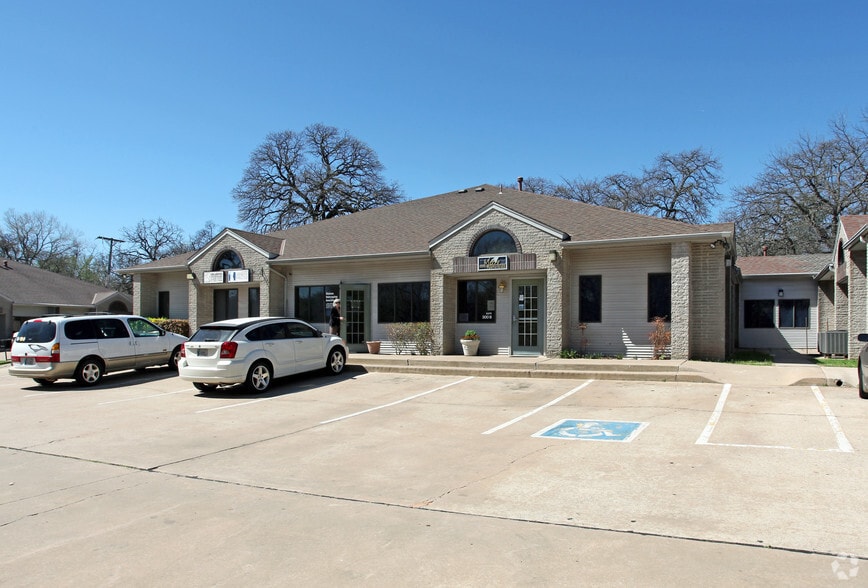 501 E 15th St, Edmond, OK for lease - Building Photo - Image 2 of 2