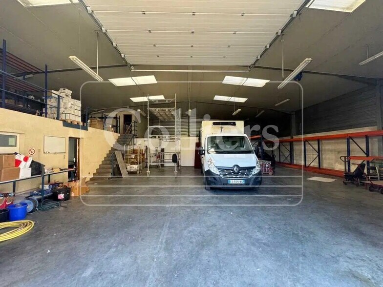 Flex in Auriol for lease - Building Photo - Image 2 of 5