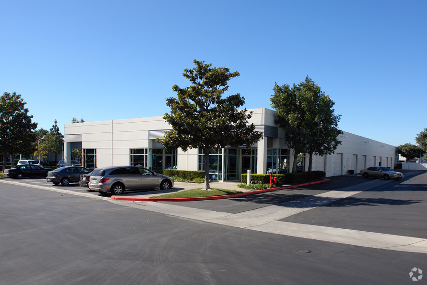 188 Technology Dr, Irvine, CA for lease - Building Photo - Image 3 of 15