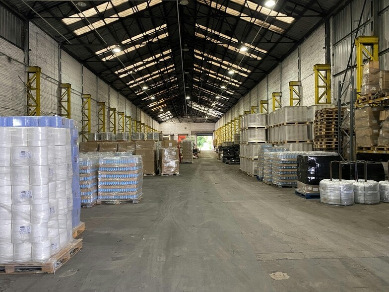 Bradford Rd, Bradford for lease - Building Photo - Image 2 of 4