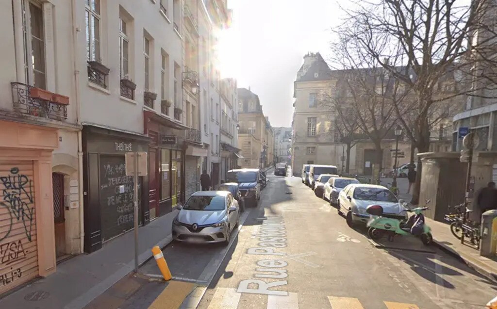 Retail in Paris for lease Aerial- Image 1 of 3