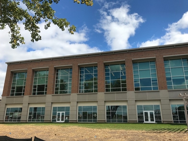 201 Main St, Green Bay, WI for sale - Building Photo - Image 1 of 1