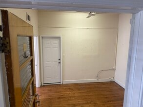 104 W 4th St, Royal Oak, MI for lease Interior Photo- Image 1 of 6