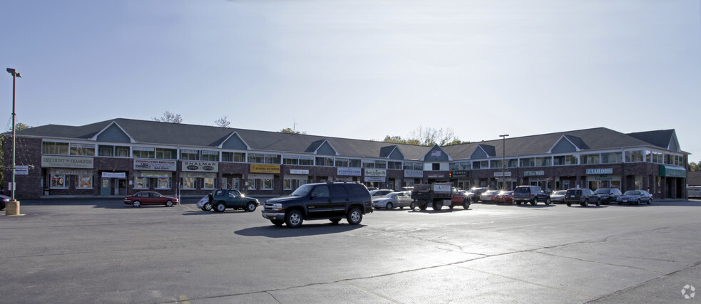 1395 Atwood Ave, Johnston, RI for sale - Primary Photo - Image 1 of 1