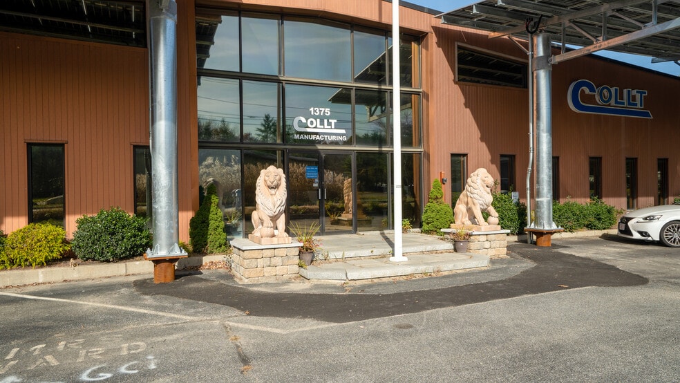 1375 Main St, Millis-Clicquot, MA for lease - Building Photo - Image 2 of 8