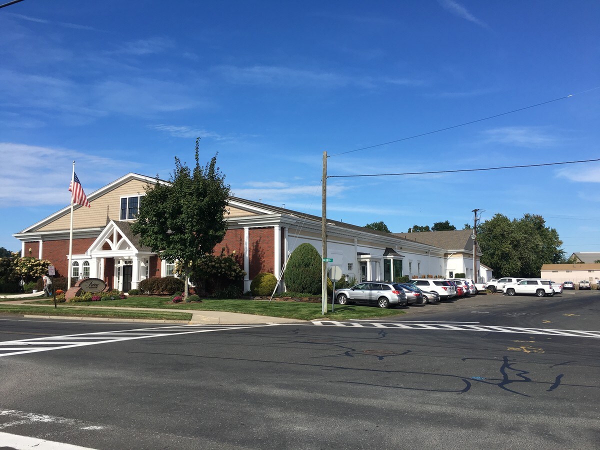 215 Baldwin St, West Springfield, MA 01089