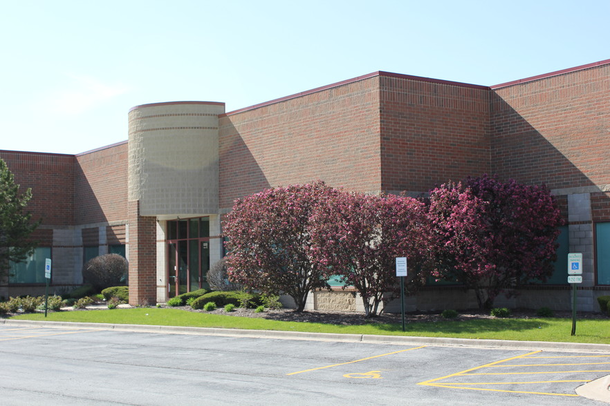 8200 W 185th St, Tinley Park, IL for lease - Building Photo - Image 3 of 7