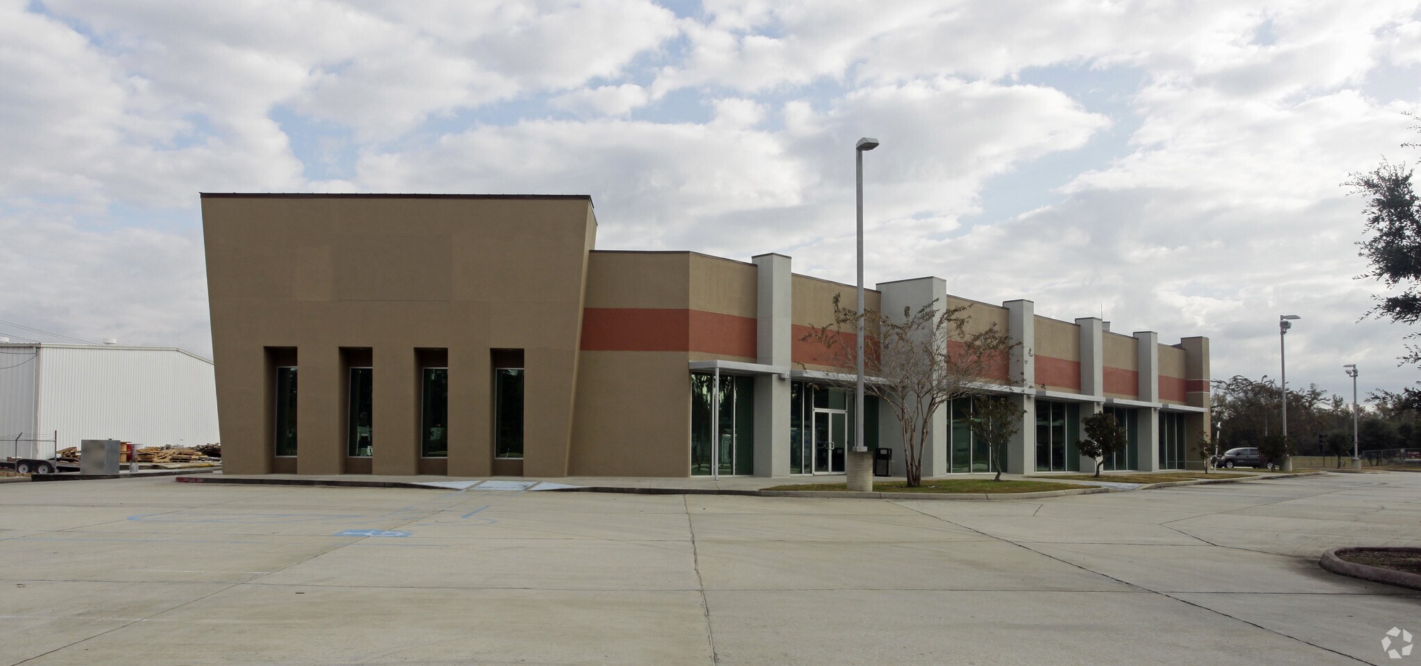 Flex in Baton Rouge, LA for sale Primary Photo- Image 1 of 1