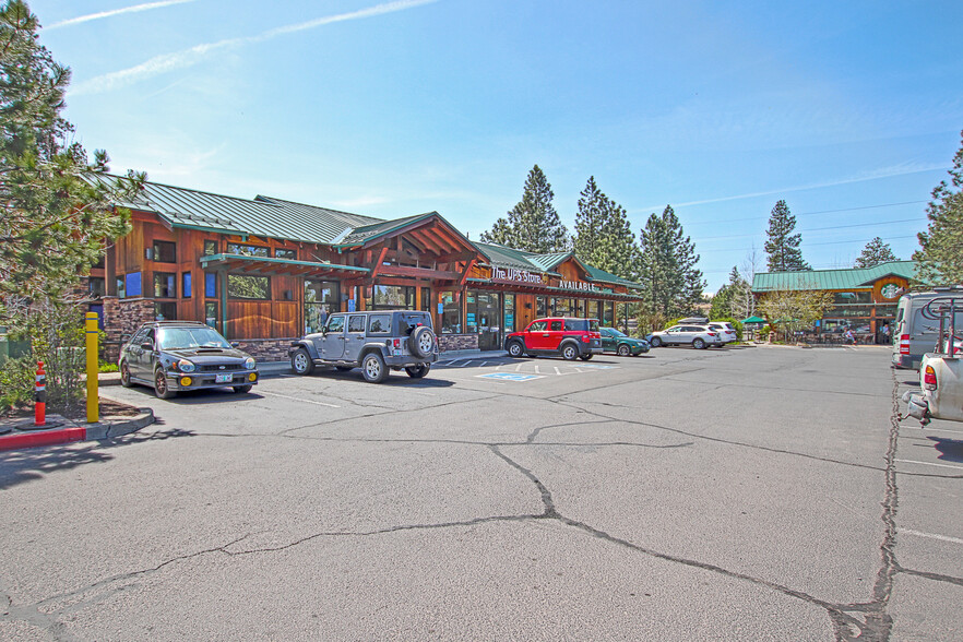 320 SW Century Dr, Bend, OR for lease - Building Photo - Image 3 of 11