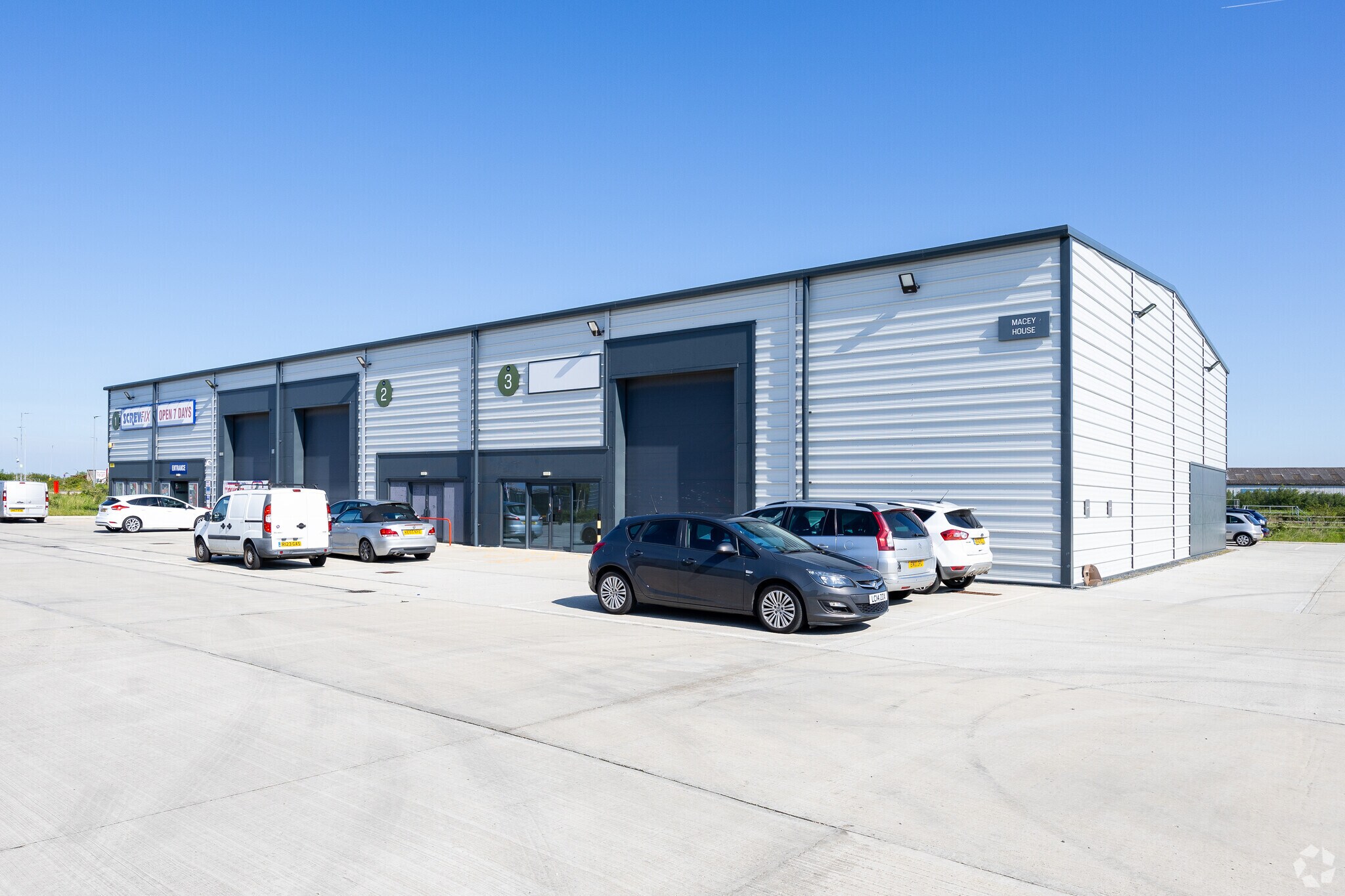 Roscommon Way, Canvey Island for sale Primary Photo- Image 1 of 1