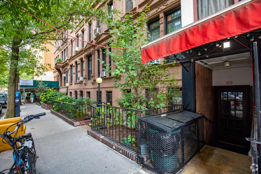 103 W 70th St, New York, NY for lease - Building Photo - Image 3 of 4