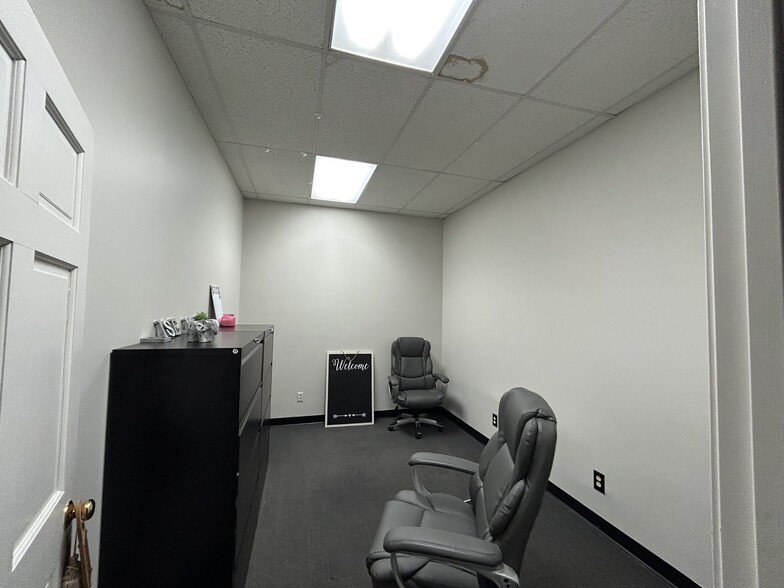 320 Business Pky, Greer, SC for lease - Interior Photo - Image 2 of 8