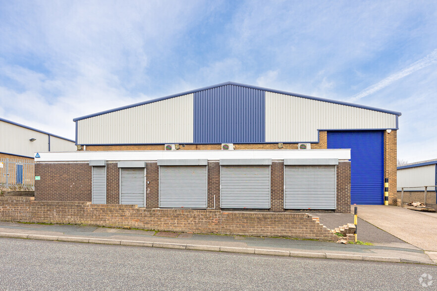 Sandbeds Trading Estate, Ossett for lease - Building Photo - Image 3 of 3