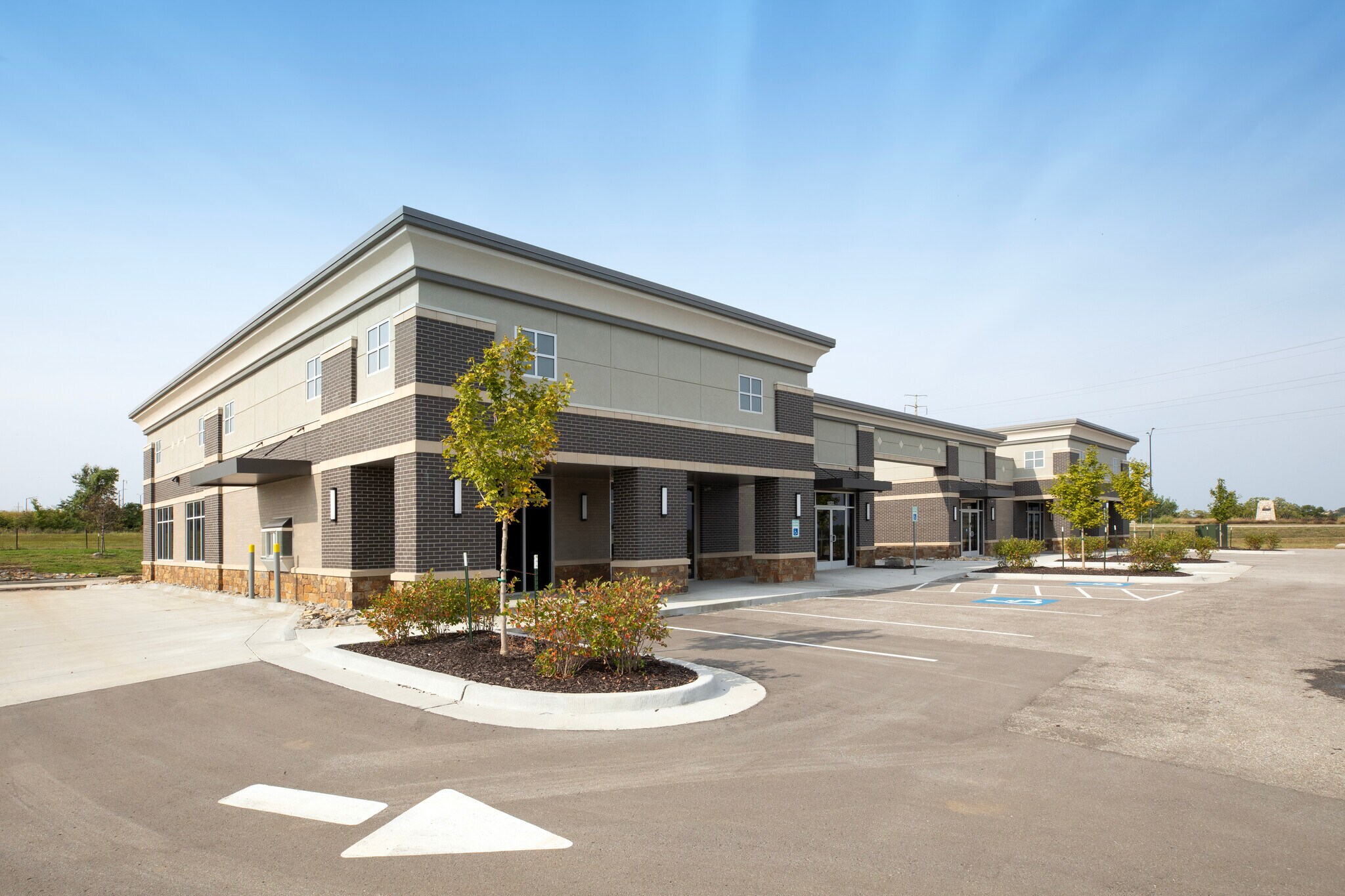 18203 W 101st St, Lenexa, KS for lease Interior Photo- Image 1 of 1