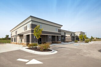 18203 W 101st St, Lenexa, KS for lease Interior Photo- Image 1 of 1